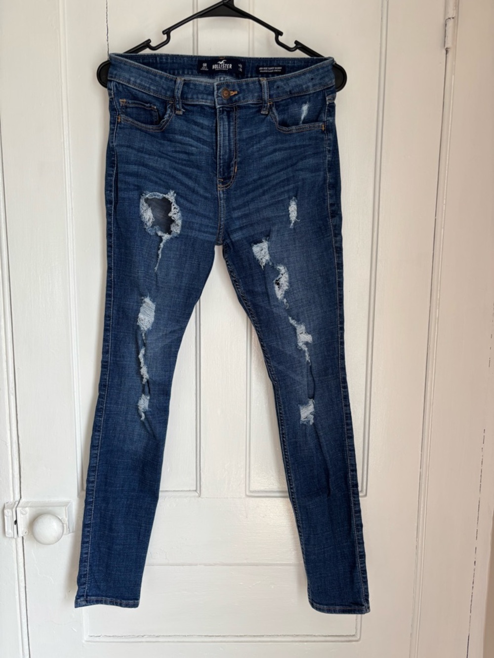 Hollister Women's Distressed Dark Blue Skinny Jeans